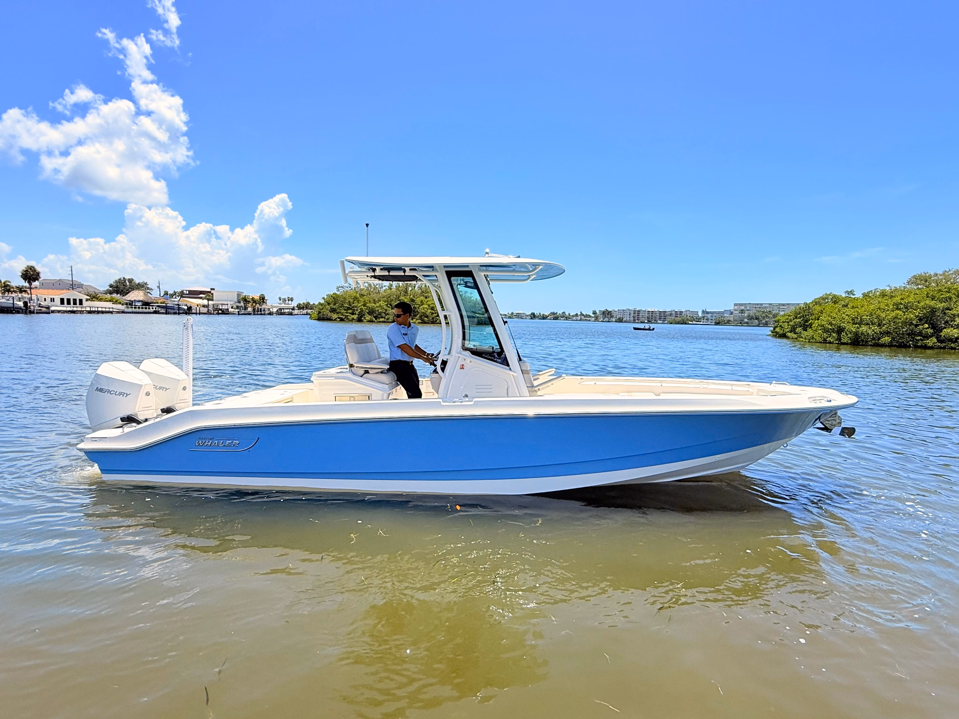 2027 Boston Whaler 280 Dauntless