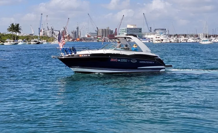2019 Monterey 295 Sport Yacht
