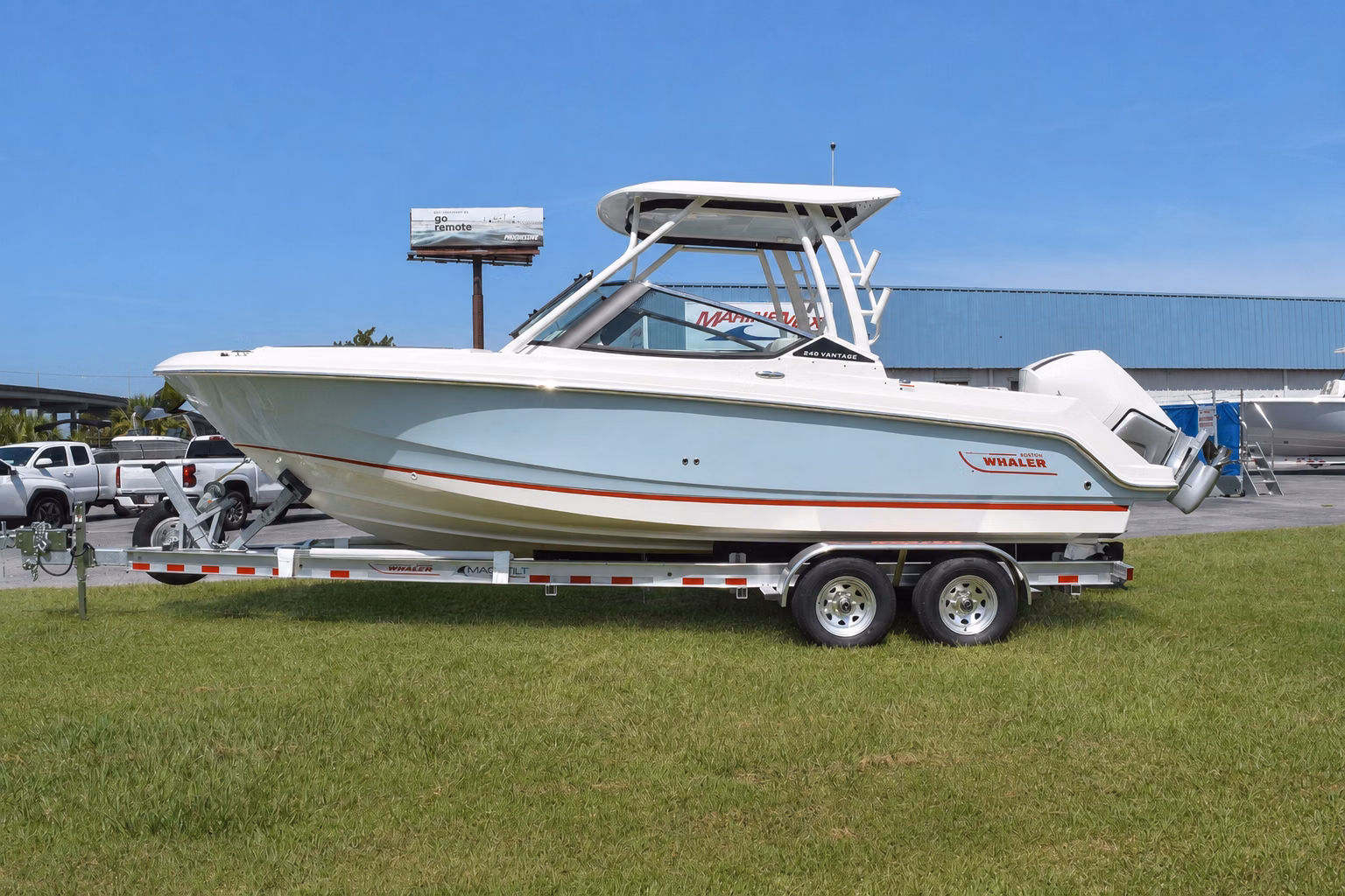 2026 Boston Whaler 240 Vantage