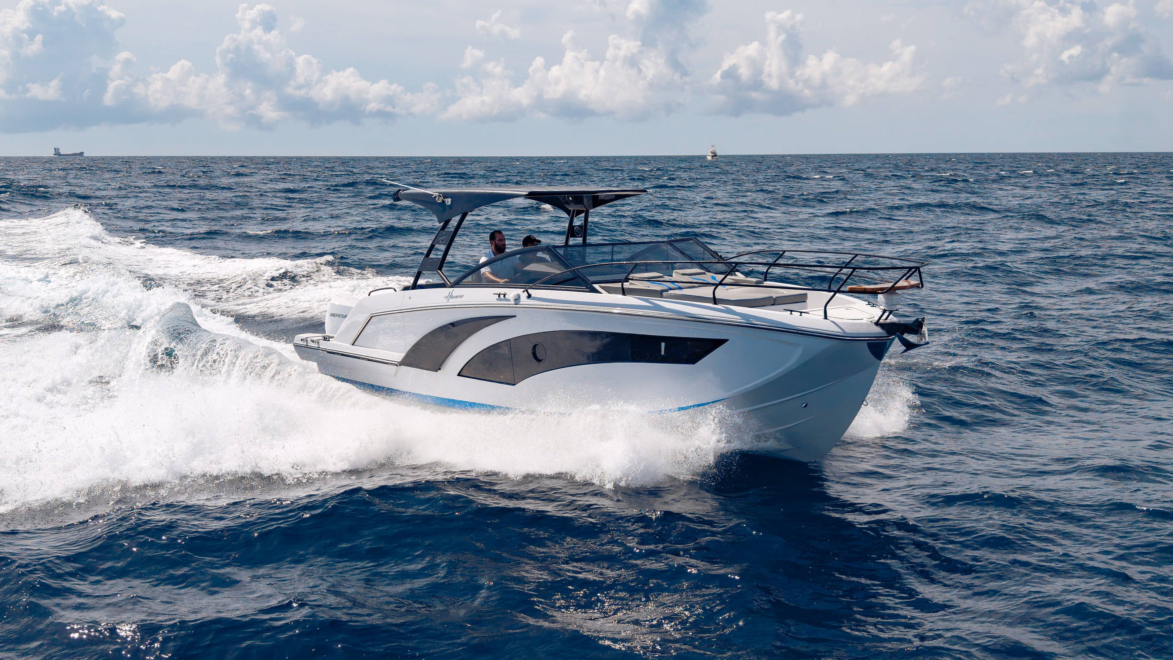2027 Hanover Yachts 327