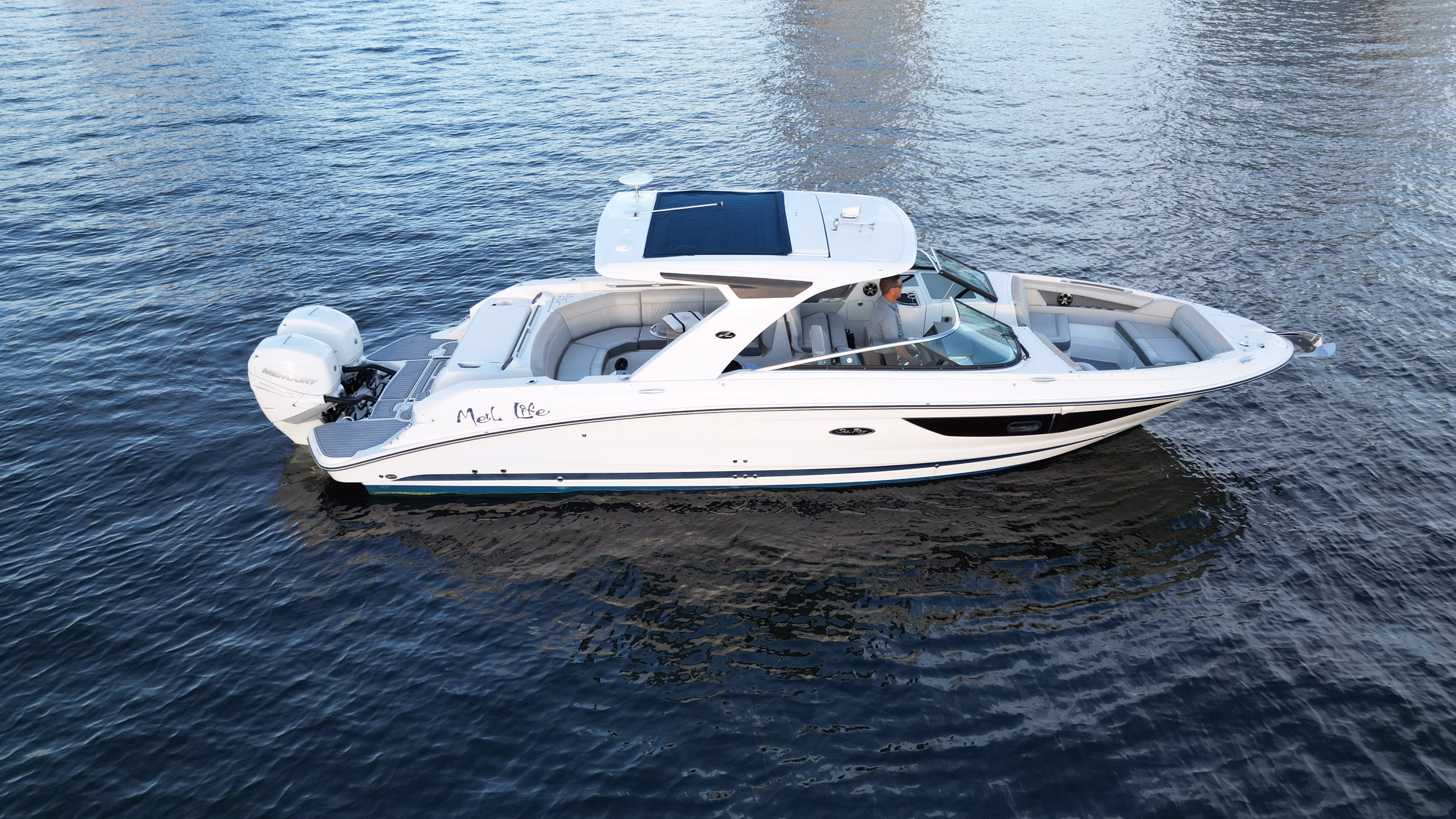 2020 Sea Ray SLX 350 Outboard 