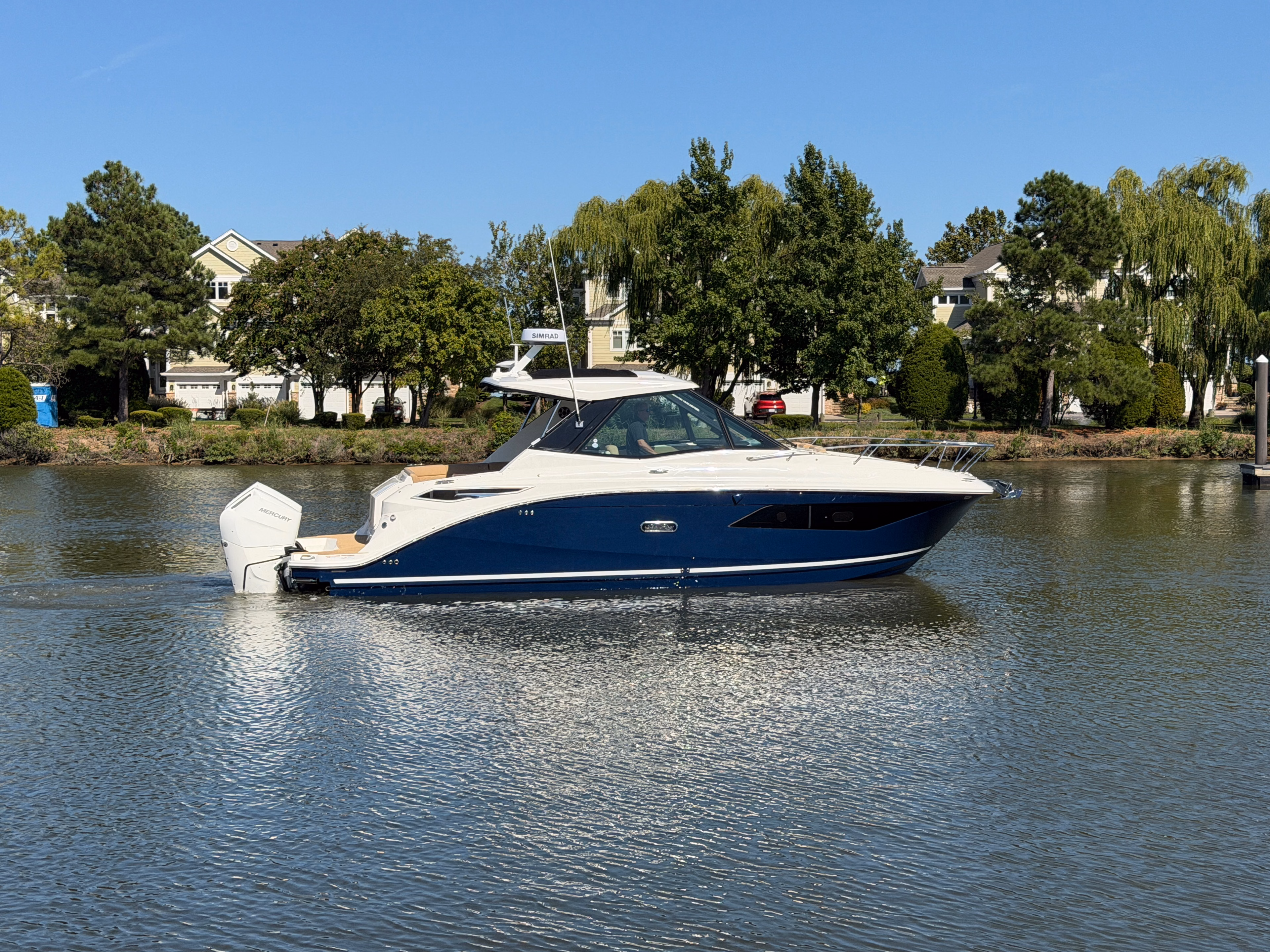 2026 Sea Ray Sundancer 320 Outboard