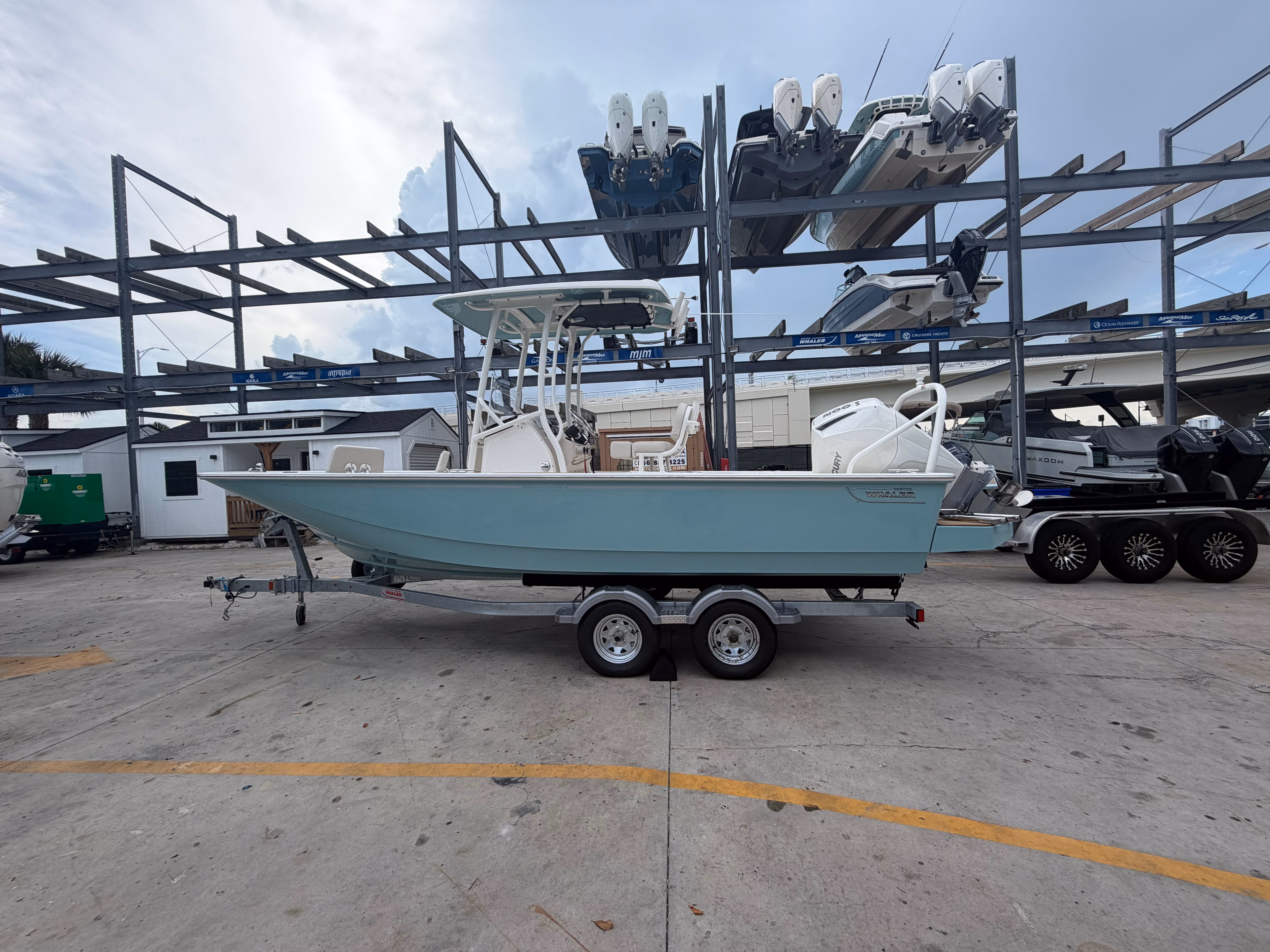 2027 Boston Whaler 210 Montauk