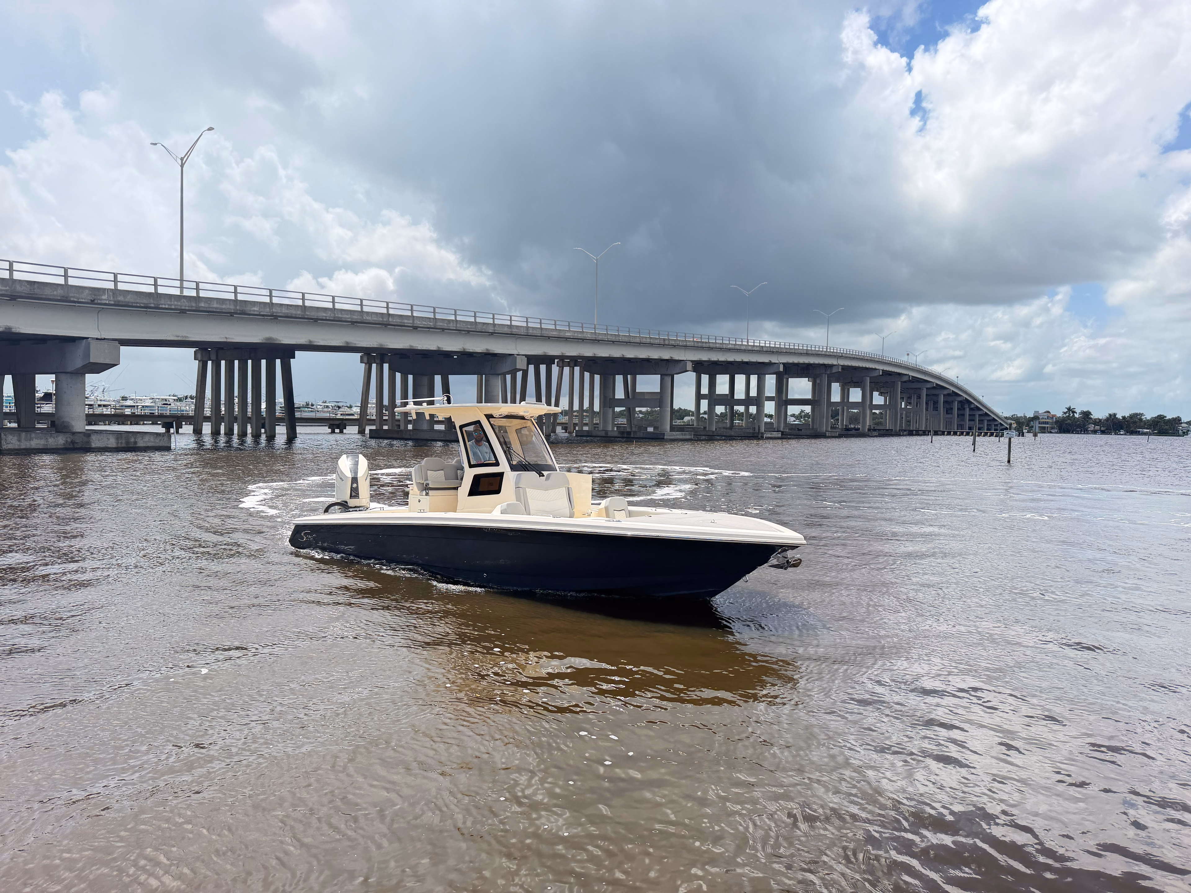 2025 Scout Boats 281 XSS