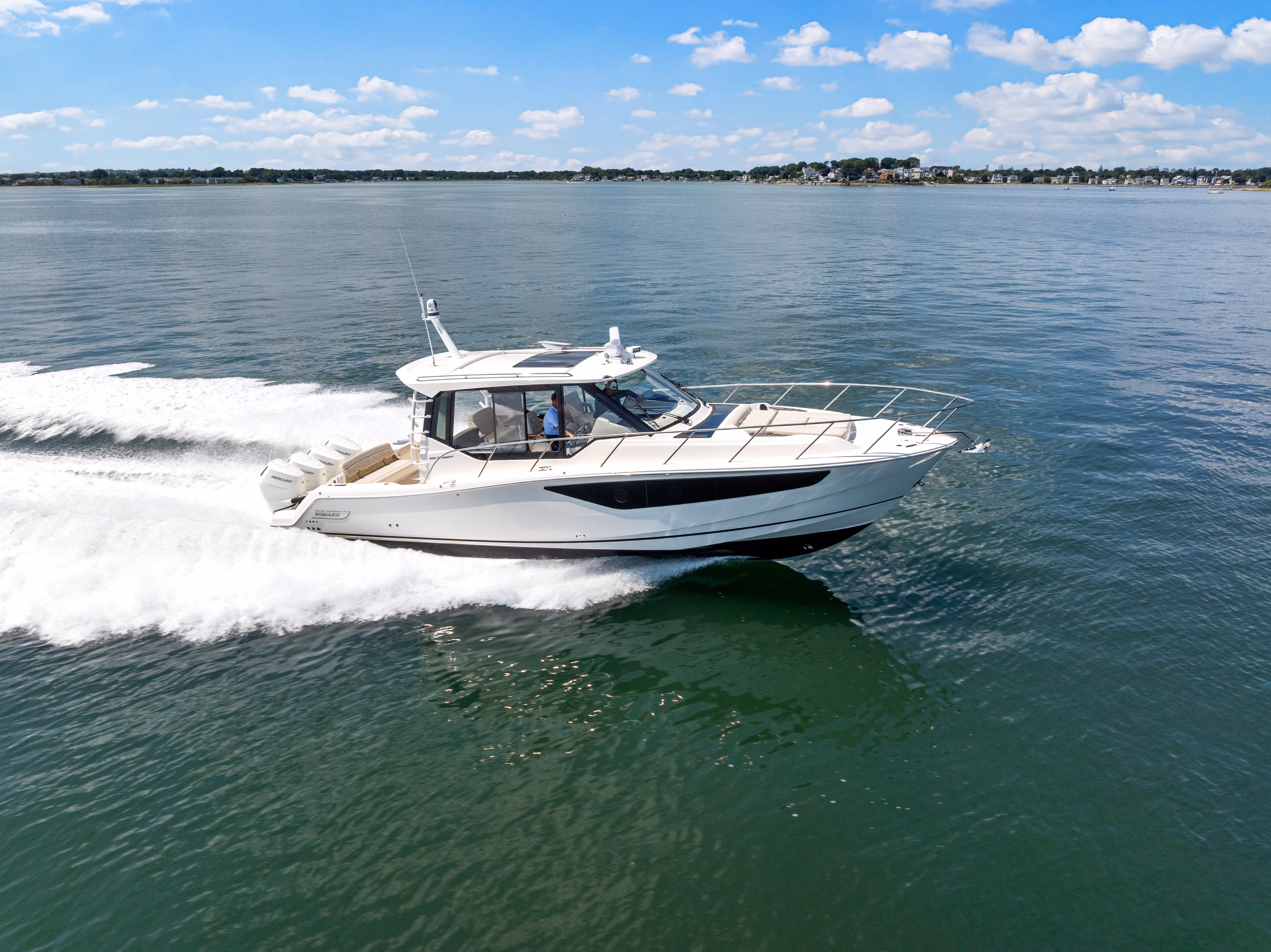 2026 Boston Whaler 405 Conquest