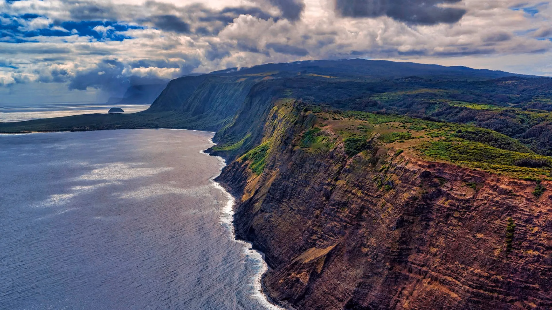 Molokai north shore sea cliffs