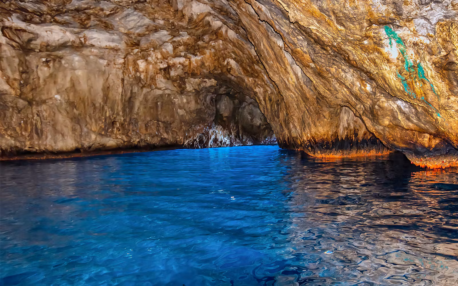 Grotta Azzurra (Blue Grotto)