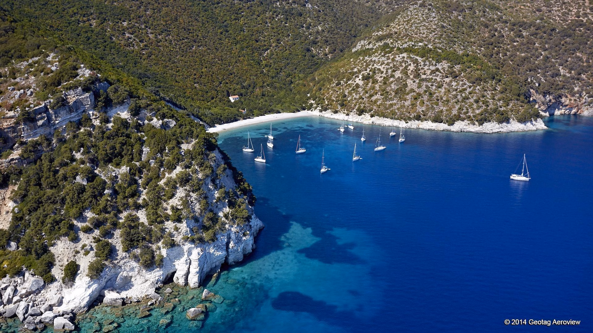 One House Bay, Atokos