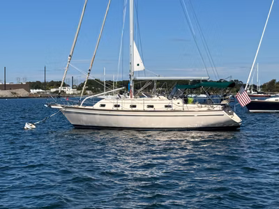 2004 Island Packet Yachts 370 