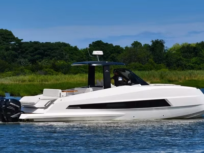 2023 Astondoa 377 Coupe Outboard