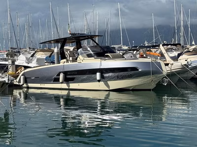 2023 Invictus Yachts GT320