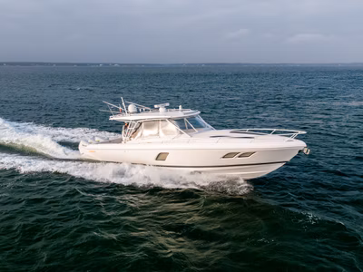 2020 Intrepid Powerboats 407 Cuddy 