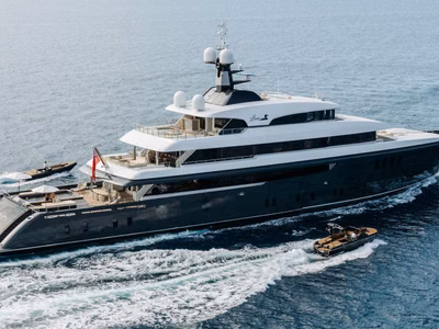 2010 ICON Yachts 221 