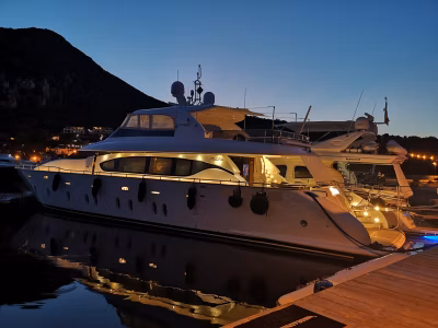2010 Maiora 27 