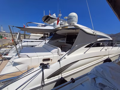 2010 Princess Yachts V62