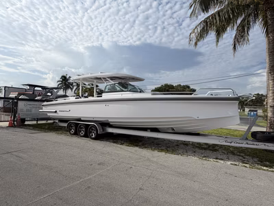 2024 Axopar 37 Sun-Top 