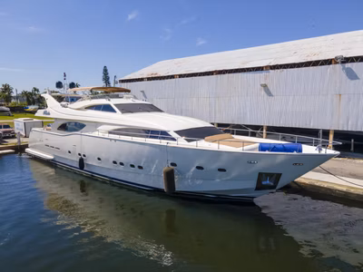 2000 Ferretti Yachts Custom Line 94'