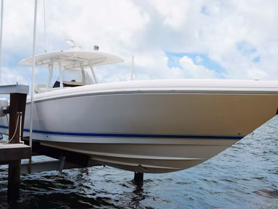 2015 Intrepid Powerboats 375 Center Console