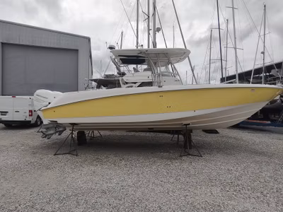 2006 Boston Whaler 320 Outrage