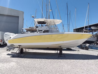 2006 Boston Whaler 320 Outrage 