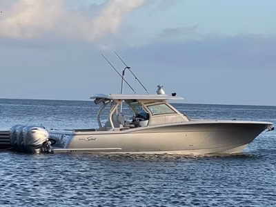 2019 Scout Boats 380 LXF 
