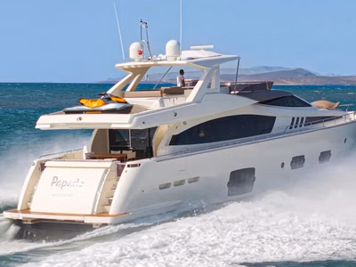 2013 Ferretti Yachts 800 