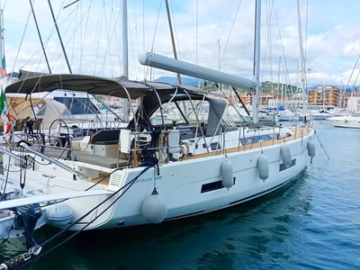 2021 Dufour 530