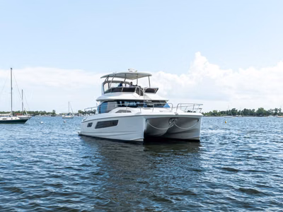 2016 Aquila 44 Yacht
