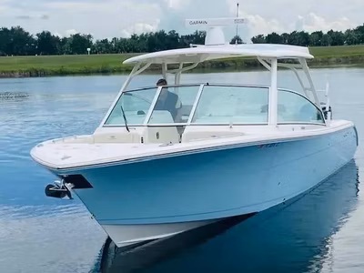 2021 Cobia 330 DC