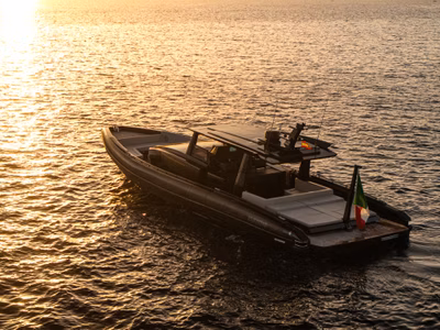 2025 Novamarine Black Shiver 140 - Sterndrive