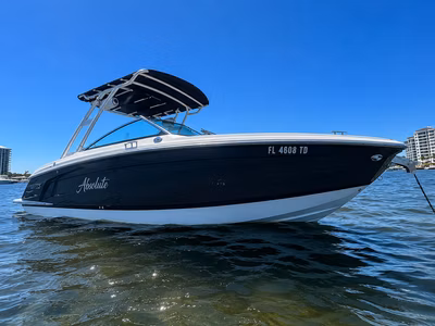 2022 Cobalt Boats R6 Outboard 