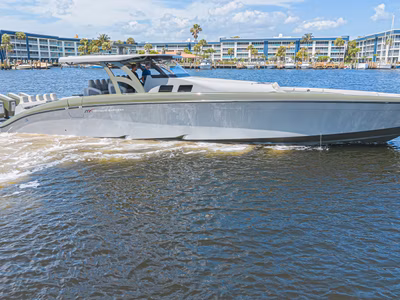 2025 Midnight Express Boats 52' Vitesse 