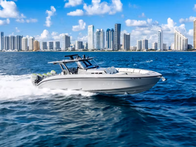 2022 Midnight Express Boats 43' Solstice 
