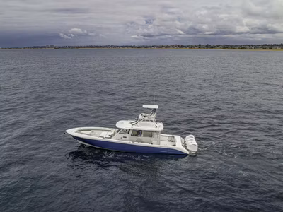 2015 Everglades Boats 435CC