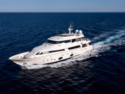 2013 Custom Line Navetta 33 
