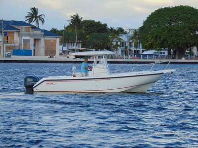 2001 Boston Whaler 26 Outrage 