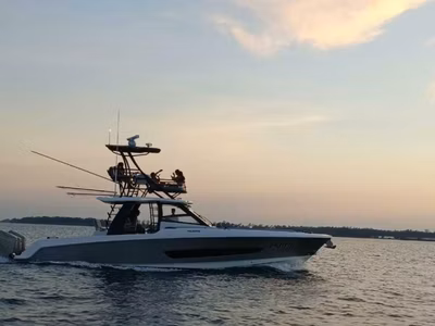 2024 Boston Whaler 420 Outrage 