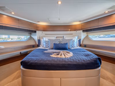 2015 Princess Yachts 68
