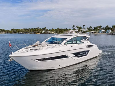 2022 Cruisers Yachts 46 Cantius 