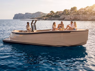 2027 Lowlander 851 Speedster Cabin 