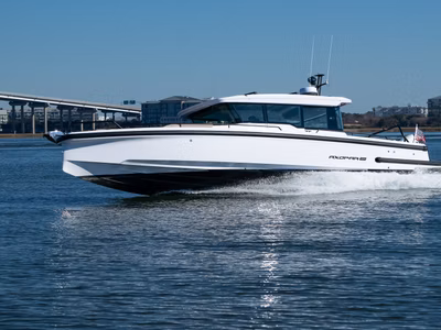 2024 Axopar 37 XC Cross Cabin