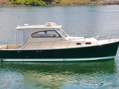 2006 Mainship Pilot 30 II Sedan 