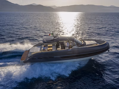 2025 Invictus Yachts TT460