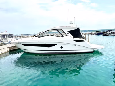 2019 Sea Ray Sundancer 350 Coupe 