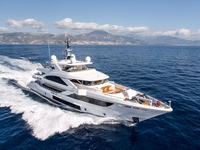 2020 Majesty Yachts 140