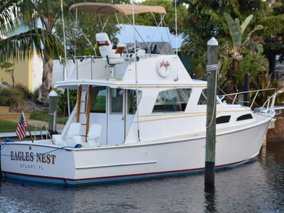 1982 Whiticar 32 Flybridge Convertible 