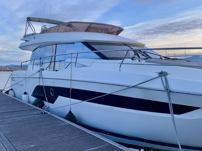 2020 Prestige 520 FLY 