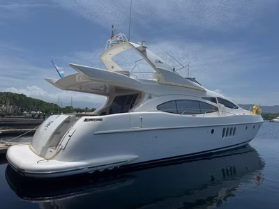 2001 Azimut 68 Plus 