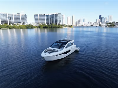 2021 Cruisers Yachts 42 GLS OB 