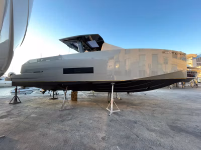 2021 De Antonio Yachts D42 Open 